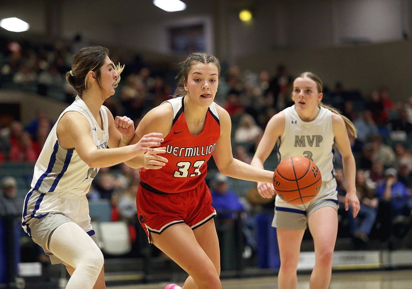 Brooke Jensen embraces her motherâ€™s impact on South Dakota basketball, carves out her own path with Vermillion Tanagers 